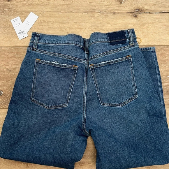 NWT-Abercrombie & Fitch High Rise Mom Jeans - Picture 6 of 6